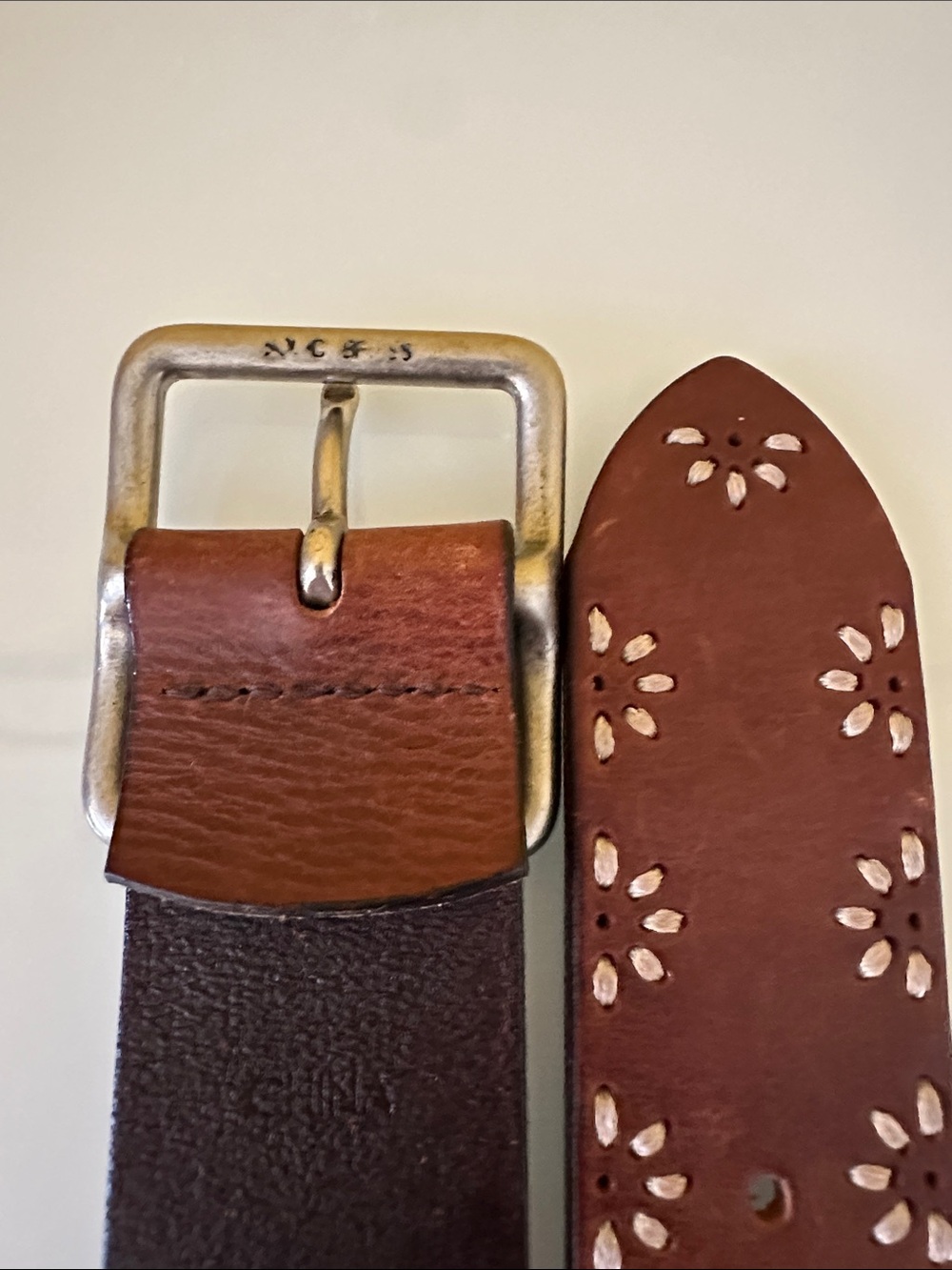 Buckle Brand Vintage Brown Leather Floral-Embroidered Belt - Picture 8 of 16